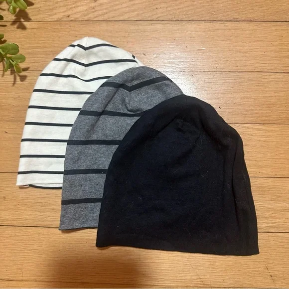 Gerber Set of 5 Cotton Hats size 0-6 Months Bears, Stripes Solid Black, White - Picture 4 of 6